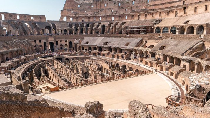 Arena des Kolosseums und Hypogaeum mit radialen Korridoren