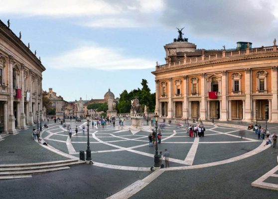 Piazza del Campidoglio: Vom Mittelalter bis zu Michelangelos Projekt.