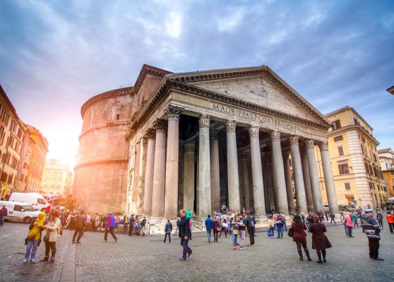 Pantheon, Rom: Die Kuppel, das Okulus und die Öffnungszeit