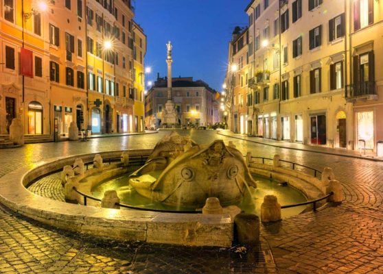 Piazza di Spagna und die Barcaccia: Geschichte und Denkmäler zu sehen